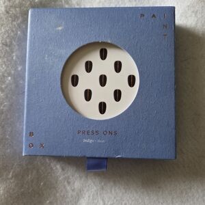 Paint Box Press On/Glue On Fingernails & Accessories